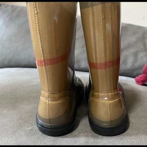 Burberry Kids Plaid Boots - Black, White, Red, Tan - Picture 3 of 5